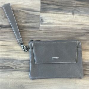 Matt & Nat Gray Wristlet